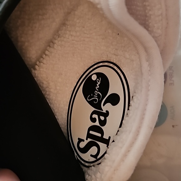 SIGMA SPA BRUSH CLEANING GLOVE COLOR BLACK USED - Picture 5 of 8